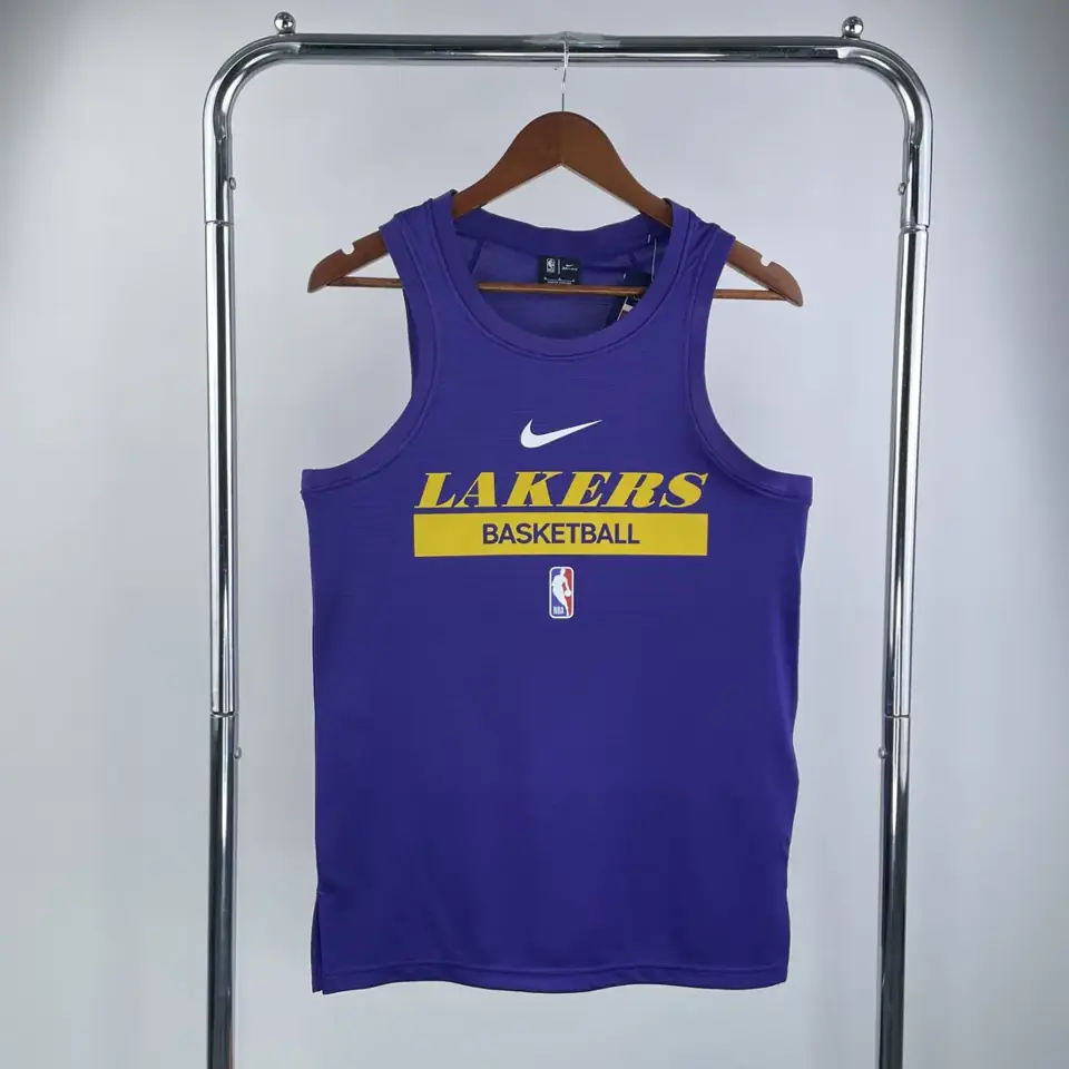 Foto 1 de Temporada 23 Los Angeles Lakers camiseta de entrenamiento versión jugador morada