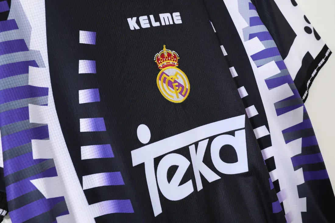 Foto 5 de Temporada 1997/98 Real Madrid tercera equipación 8A