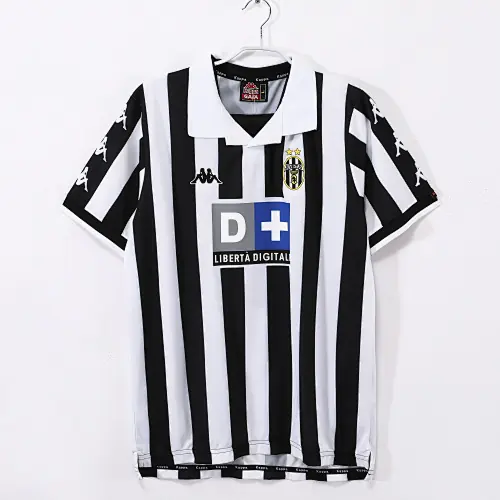 Foto 1 de Temporada 1999/00 Juventus local retro 8A