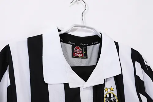 Foto 5 de Temporada 1999/00 Juventus local retro 8A