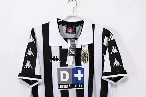 Foto 8 de Temporada 1999/00 Juventus local retro 8A