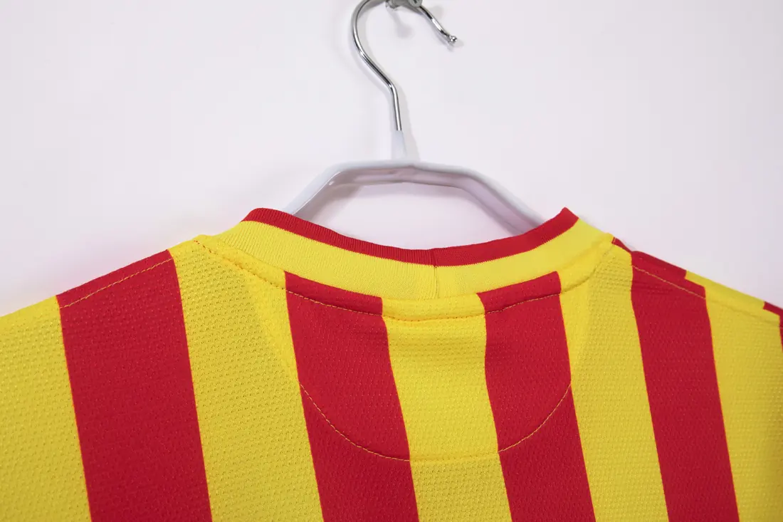 Foto 2 de Temporada 2013/14 FC Barcelona visitante amarilla retro 5A