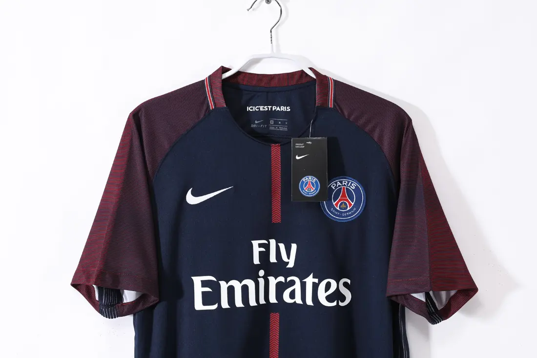 Foto 5 de Temporada 2017/18 París local retro 8A