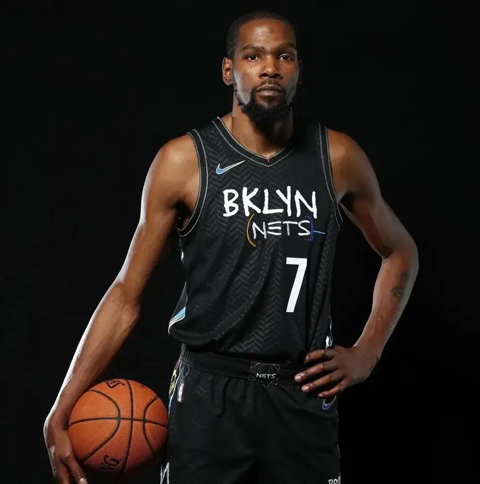 Foto 8 de Temporada 21 Nets de Brooklyn Edición City (grafiti) n.º 7 Kevin Durant