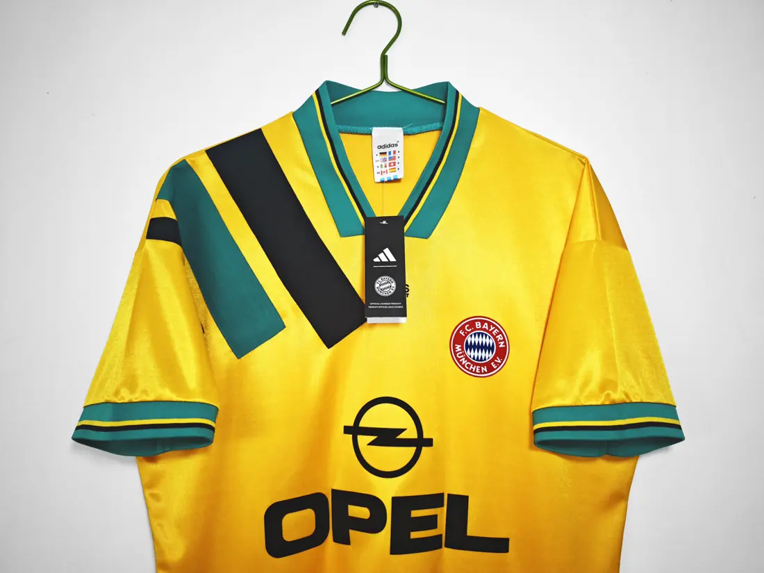 Foto 5 de Temporada 1993/95 Bayern de Múnich visitante retro 3B