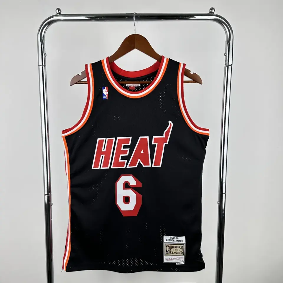Foto 1 de MN camiseta retro termoimpresa SW: Heat temporada 13/14 Noche Retro nº 6 James