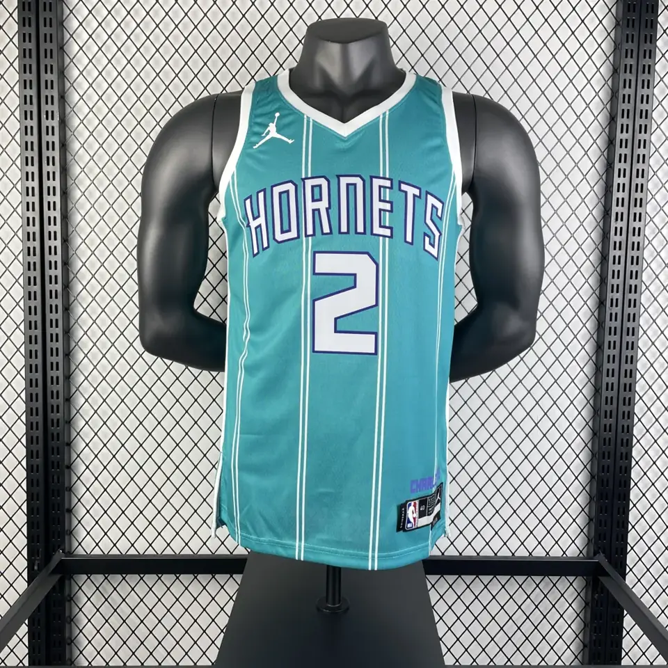 Foto 3 de Temporada 23 Hornets visitante azul número 2 Ball
