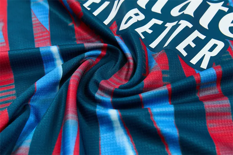 Foto 8 de 26/27 camiseta de manga corta del Arsenal roja y azul [edición camuflaje]