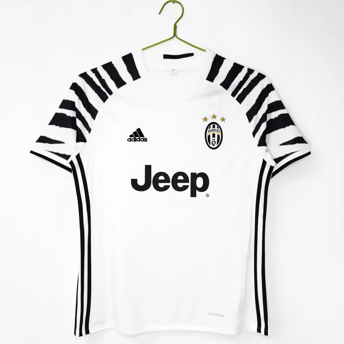 Foto 1 de Temporada 2016/17 Juventus tercera blanca retro 8A