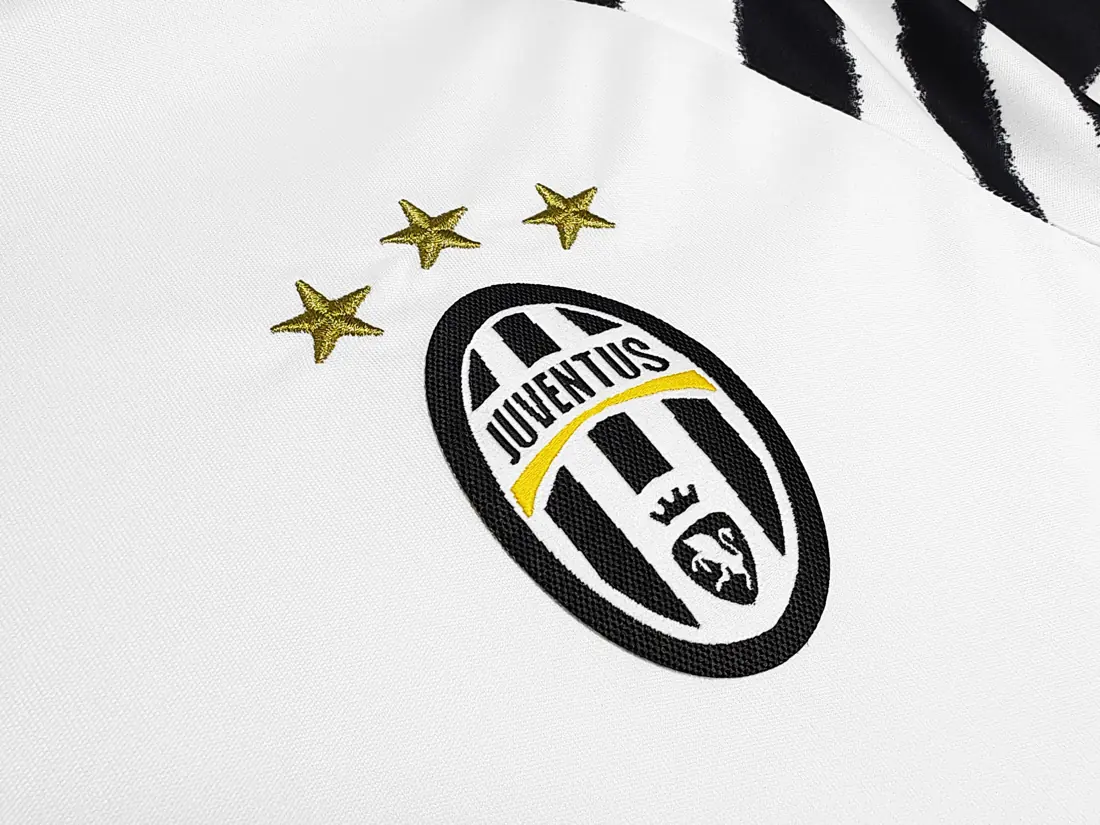 Foto 8 de Temporada 2016/17 Juventus tercera blanca retro 8A