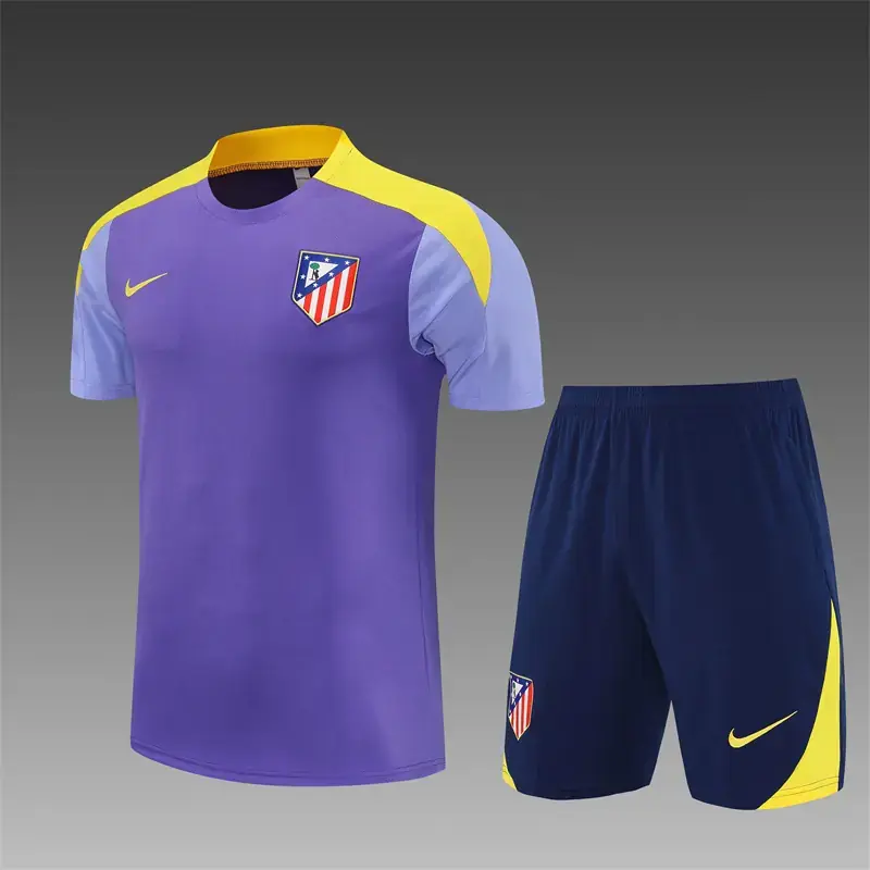 Foto 1 de Entrenamiento · Atlético de Madrid · 25/26 · morado