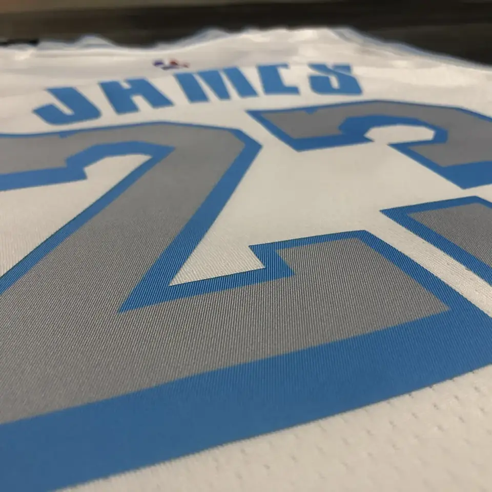 Foto 5 de Temporada 21 Los Angeles Lakers camiseta retro blanca n.º 23 LeBron James