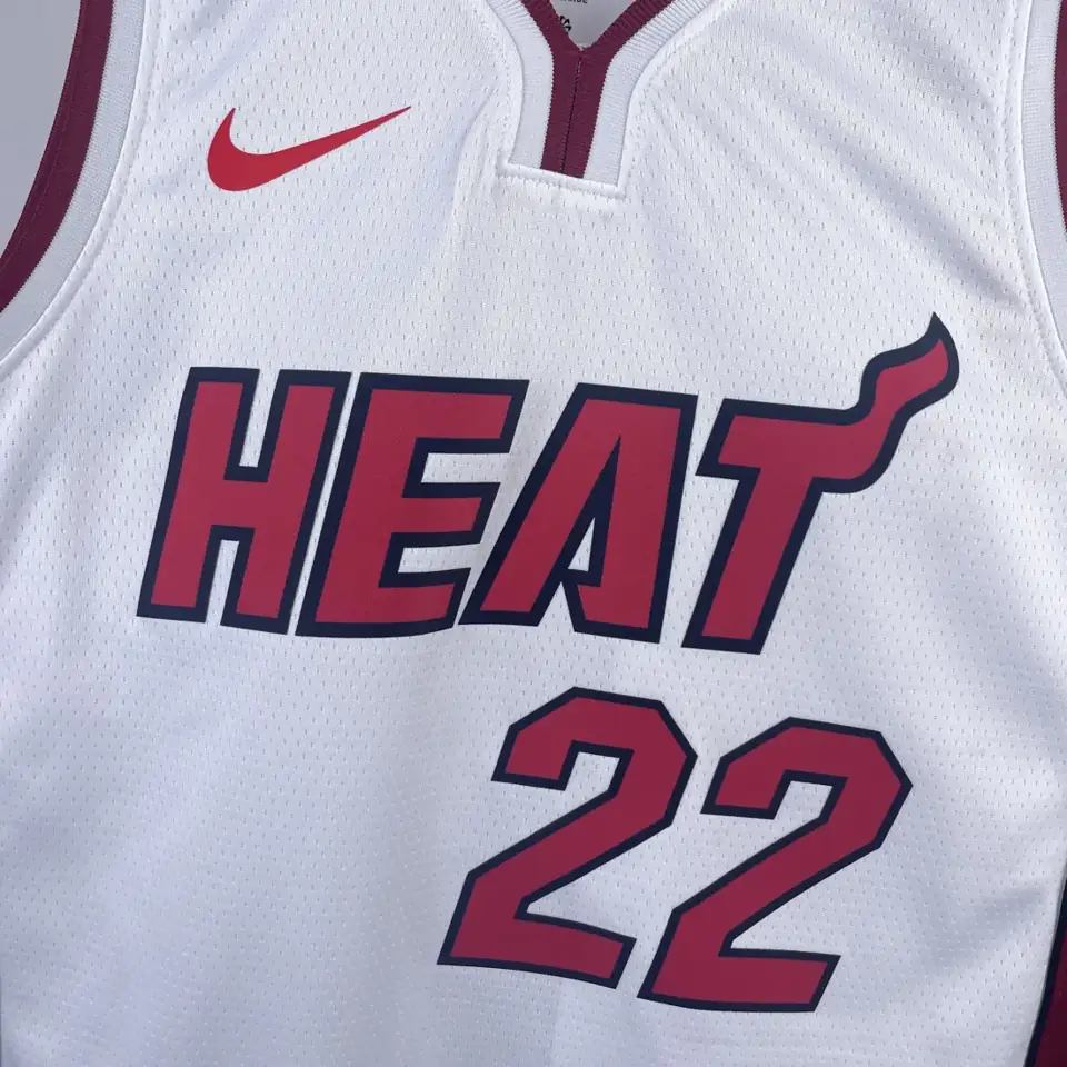Foto 3 de Heat cuello en V blanco nº 22 Jimmy Butler