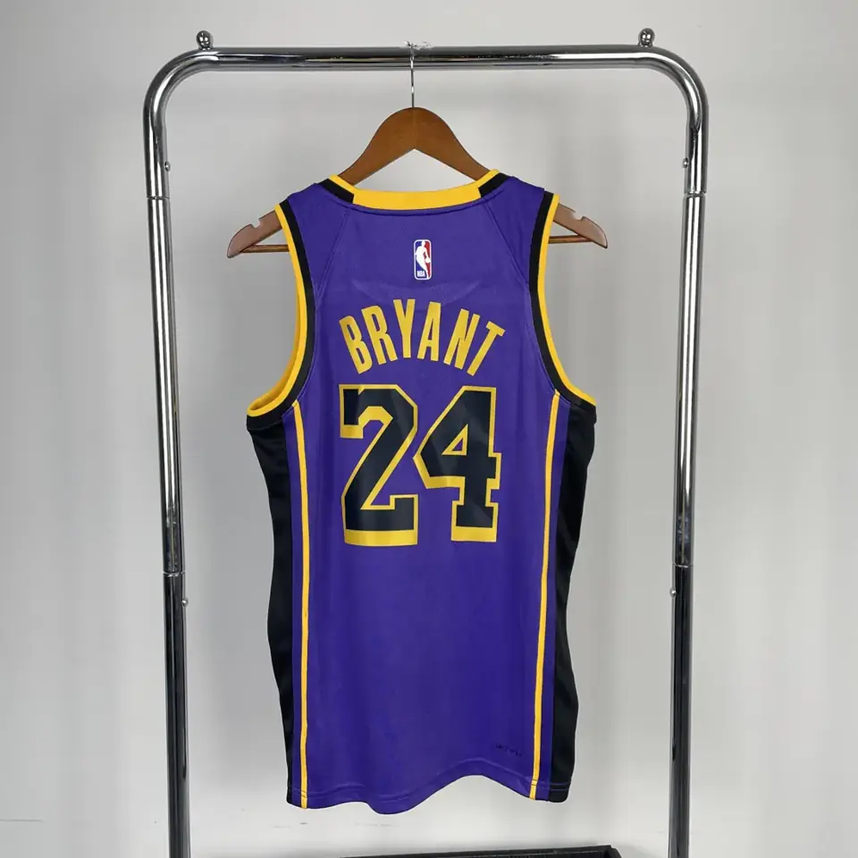 Foto 2 de Temporada 23 Lakers edición Jumpman número 24 Kobe
