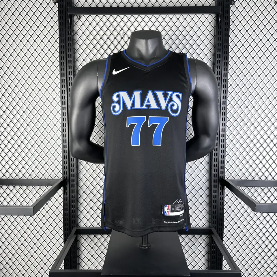 Foto 3 de Temporada 24 Mavericks Edición Ciudad número 77 Doncic