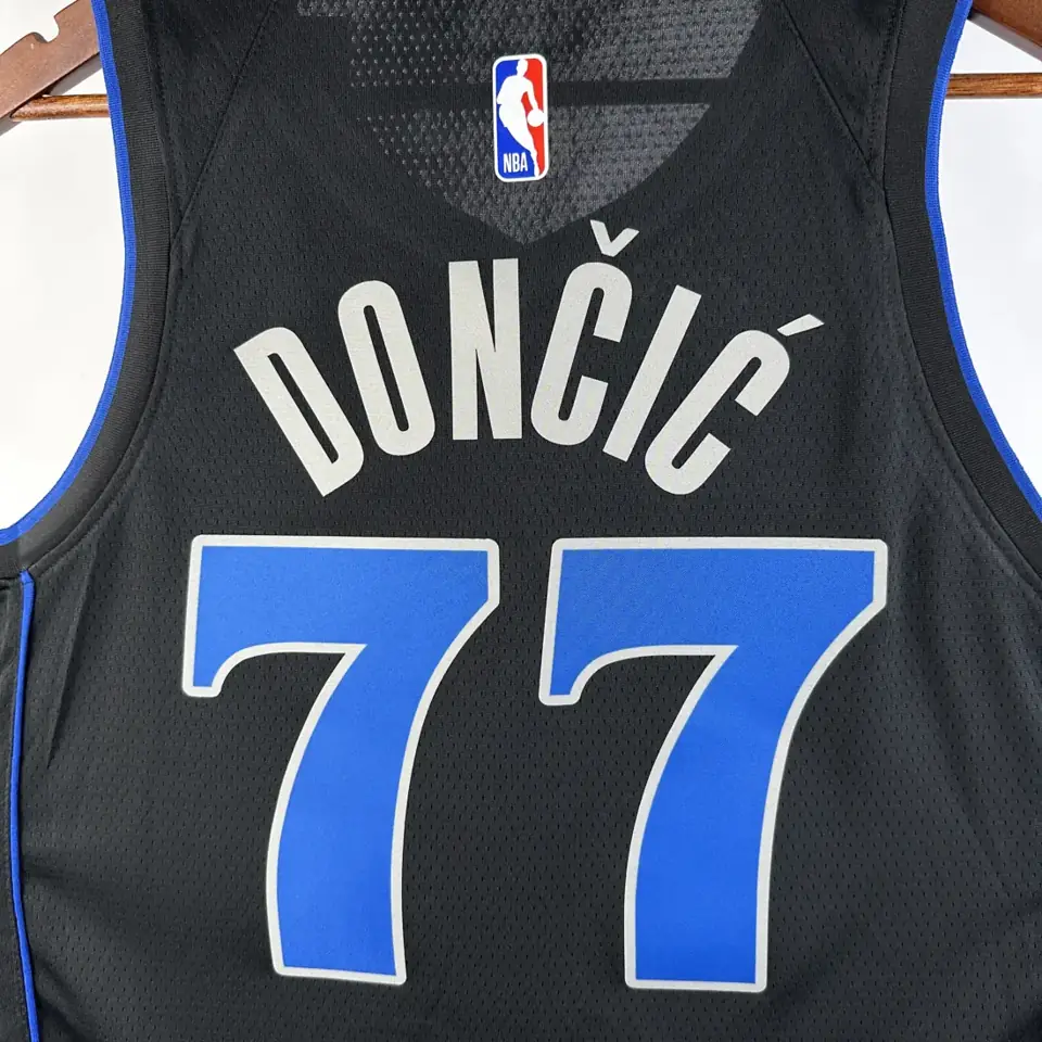 Foto 5 de Temporada 24 Mavericks Edición Ciudad número 77 Doncic