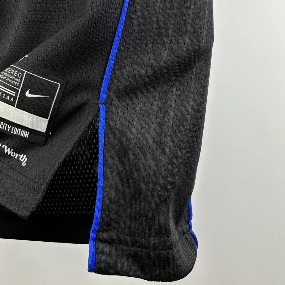 Foto 8 de Temporada 24 Mavericks Edición Ciudad número 77 Doncic