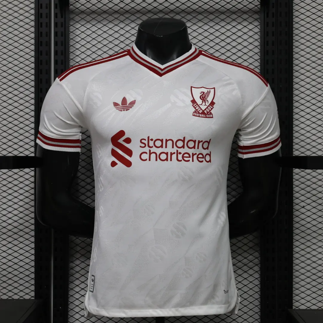 Foto 1 de Versión jugador 26-27 Liverpool visitante S-2XL