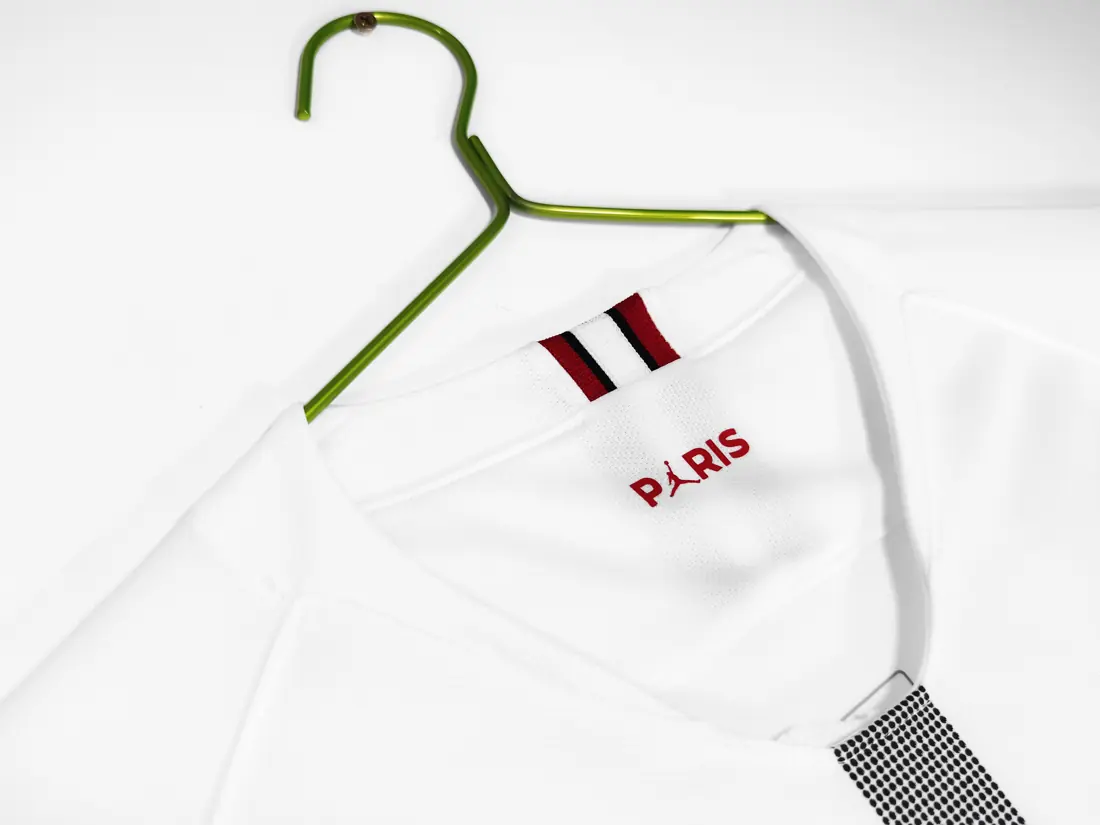 Foto 8 de Manga larga: Temporada 2018/19 Paris Saint-Germain visitante retro 3B