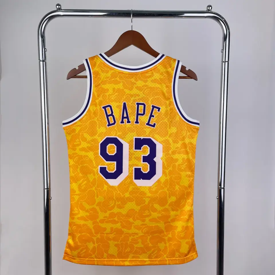 Foto 2 de Camiseta colaborativa BAPE×M&N: Los Angeles Lakers amarilla número 93