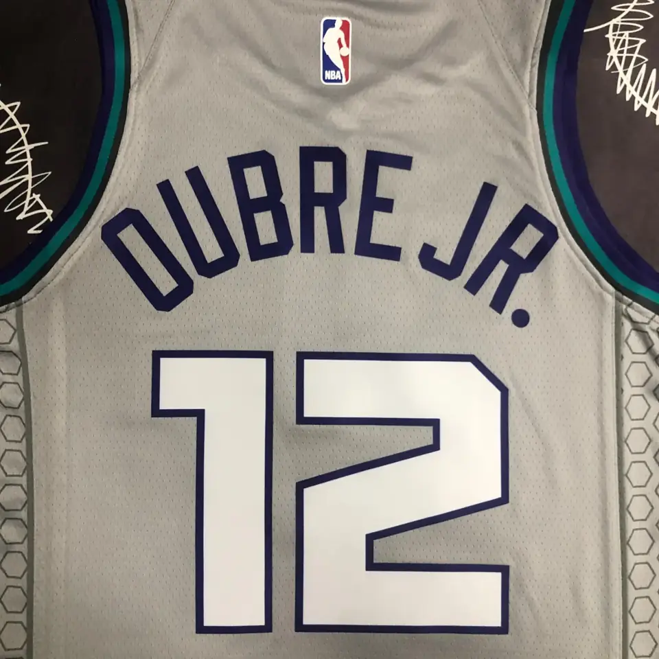 Foto 4 de Temporada 19 Hornets gris número 12 Oubre