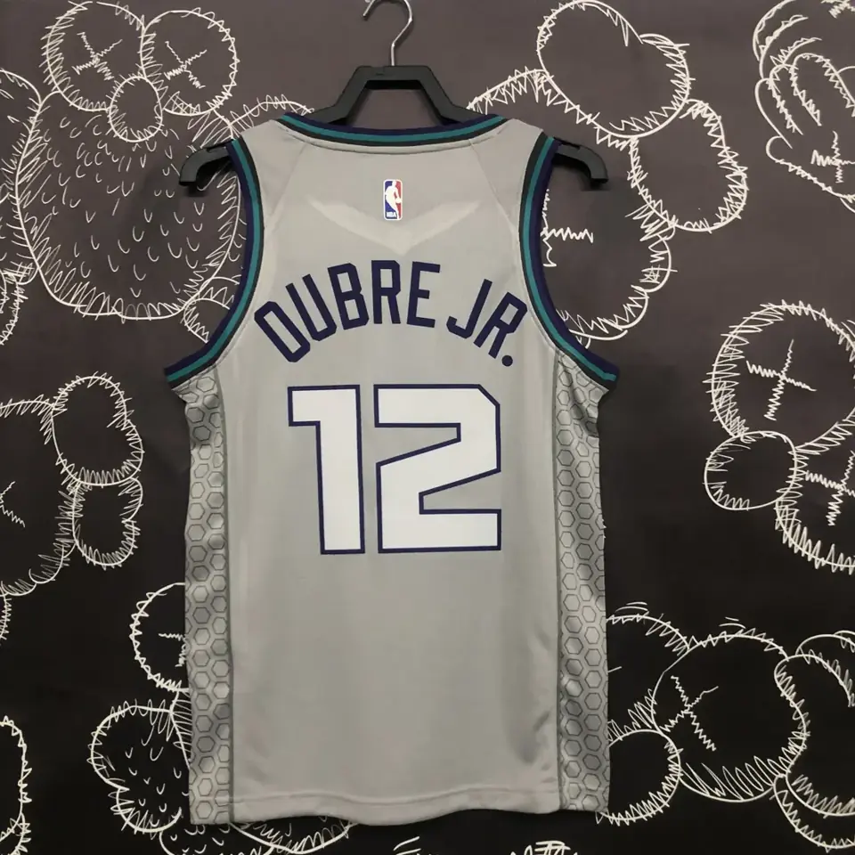 Foto 6 de Temporada 19 Hornets gris número 12 Oubre