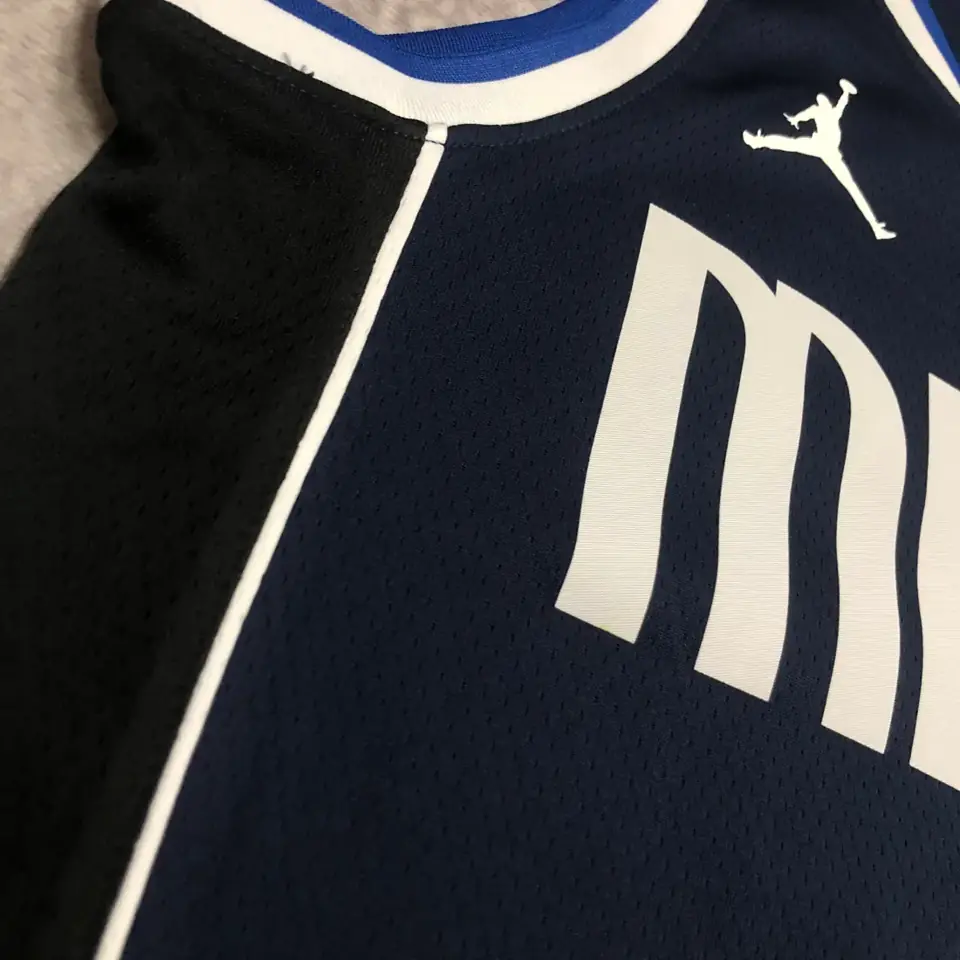 Foto 4 de temporada 23 Mavericks edición limitada Jordan nº 77 Luka Dončić