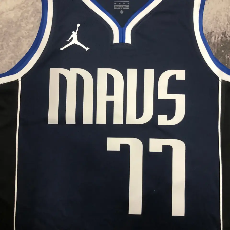 Foto 5 de temporada 23 Mavericks edición limitada Jordan nº 77 Luka Dončić
