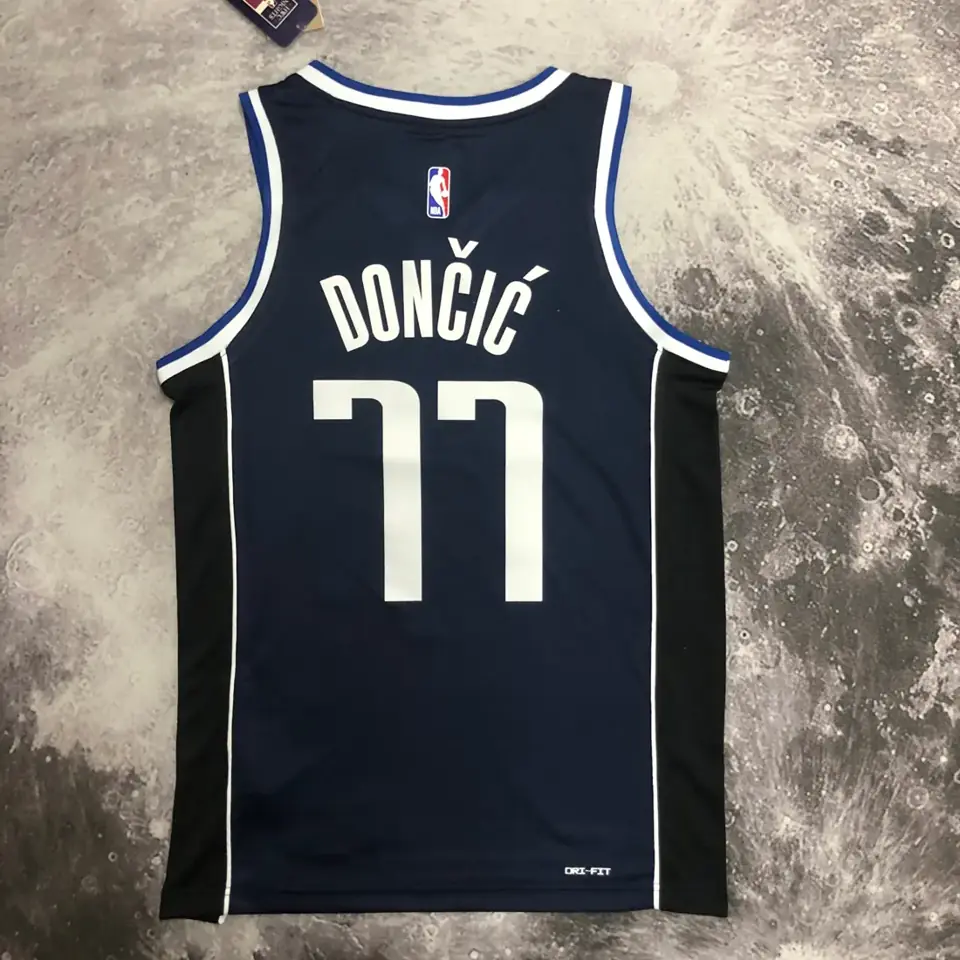 Foto 6 de temporada 23 Mavericks edición limitada Jordan nº 77 Luka Dončić