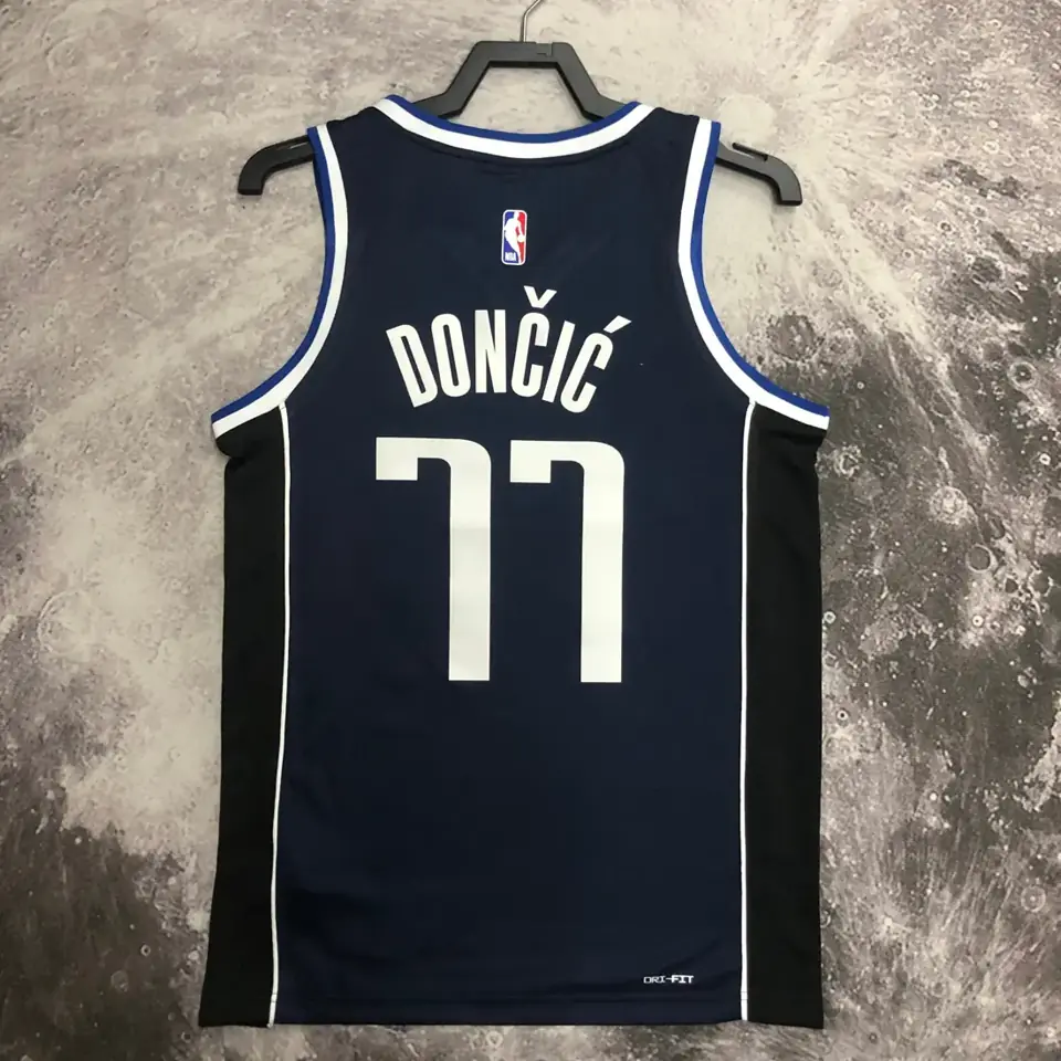 Foto 7 de temporada 23 Mavericks edición limitada Jordan nº 77 Luka Dončić