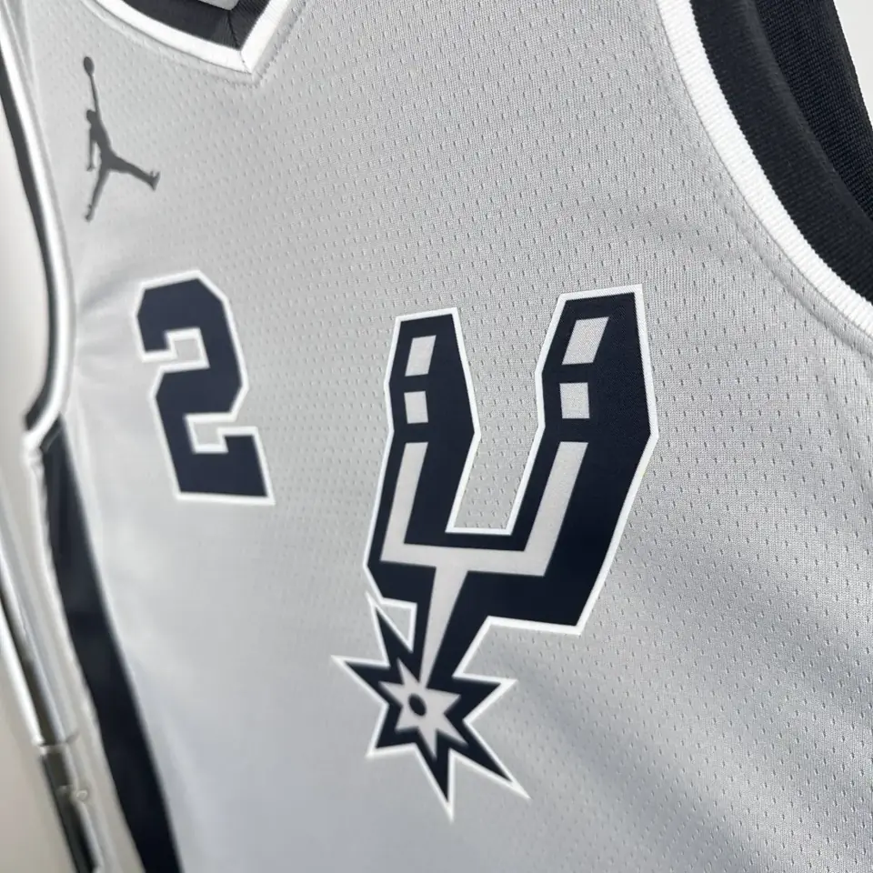 Foto 4 de Temporada 21 Spurs Gris Edición limitada Air Nº 2 Leonard