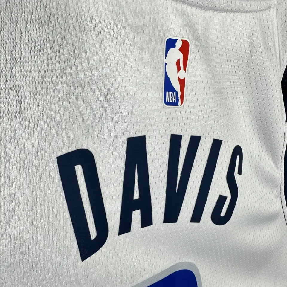 Foto 4 de Temporada 23 Mavericks blanco número 3 Davis