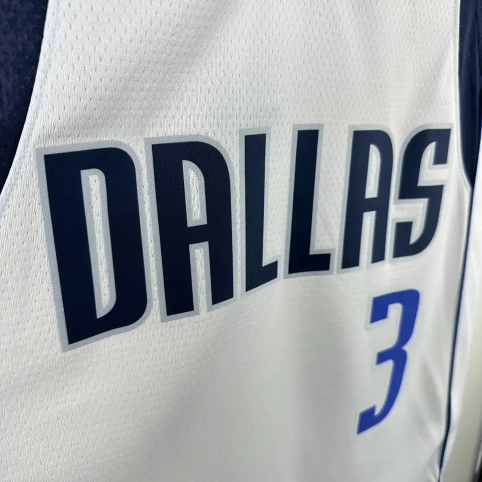 Foto 7 de Temporada 23 Mavericks blanco número 3 Davis
