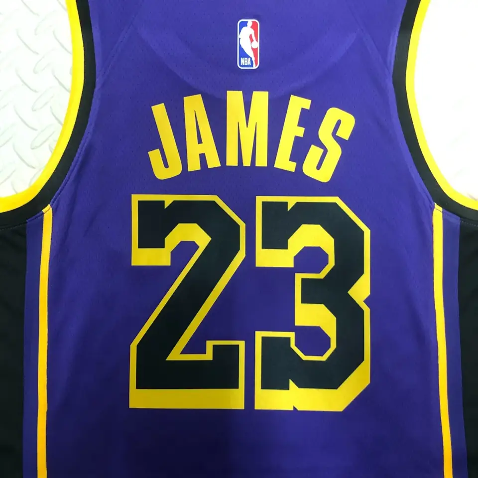 Foto 6 de Temporada 23 Lakers edición Jumpman número 23 James