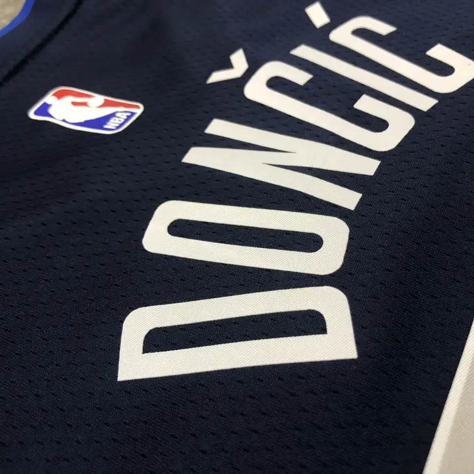 Foto 5 de Dallas Mavericks Edición Iceberg nº 77 Doncic