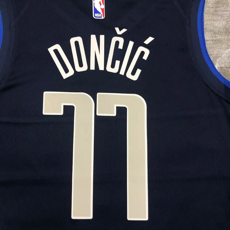 Foto 7 de Dallas Mavericks Edición Iceberg nº 77 Doncic