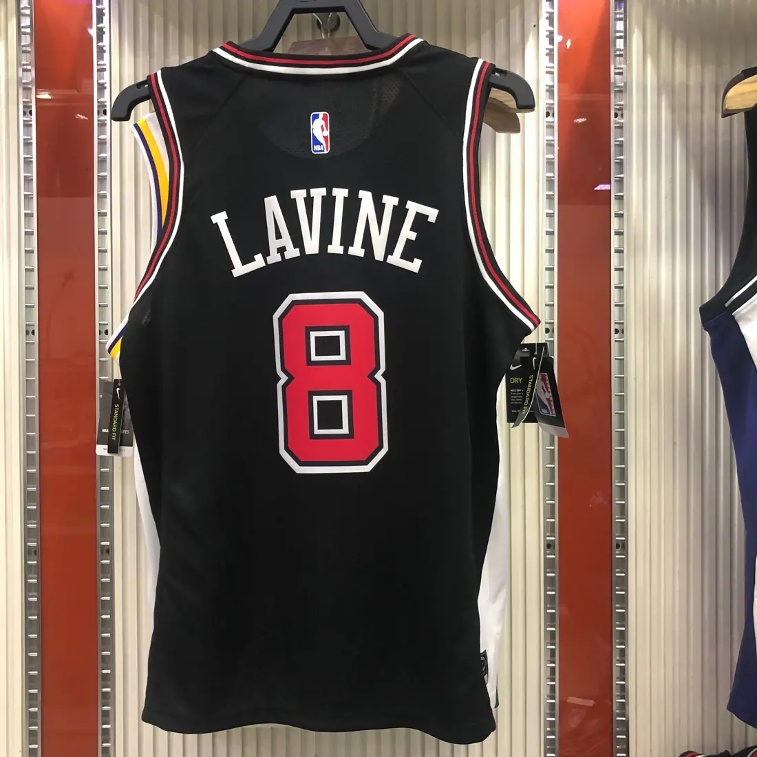 Foto 2 de Chicago Bulls negro de cuello redondo nº 8 LaVine