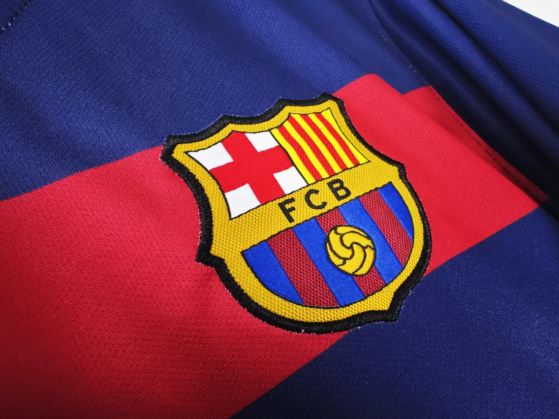 Foto 7 de Temporada 2015/16 Barcelona local retro 8A