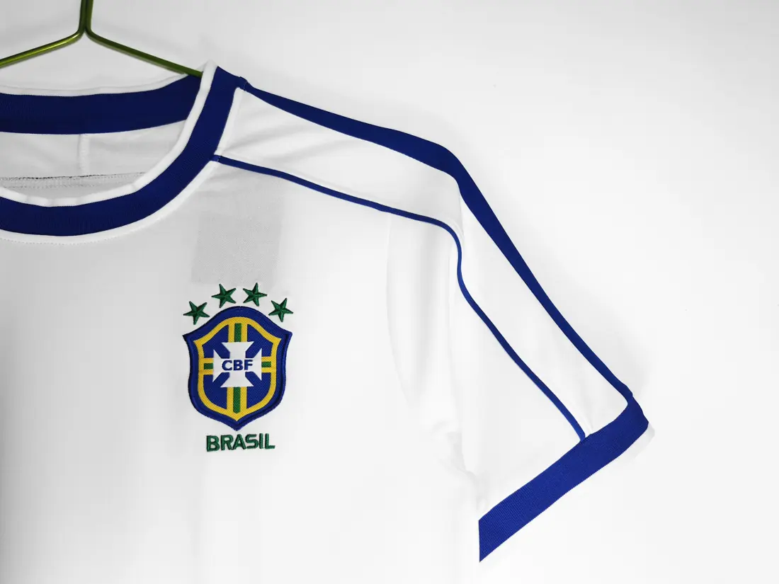 Foto 4 de Temporada 1998 Brasil retro blanco 5A