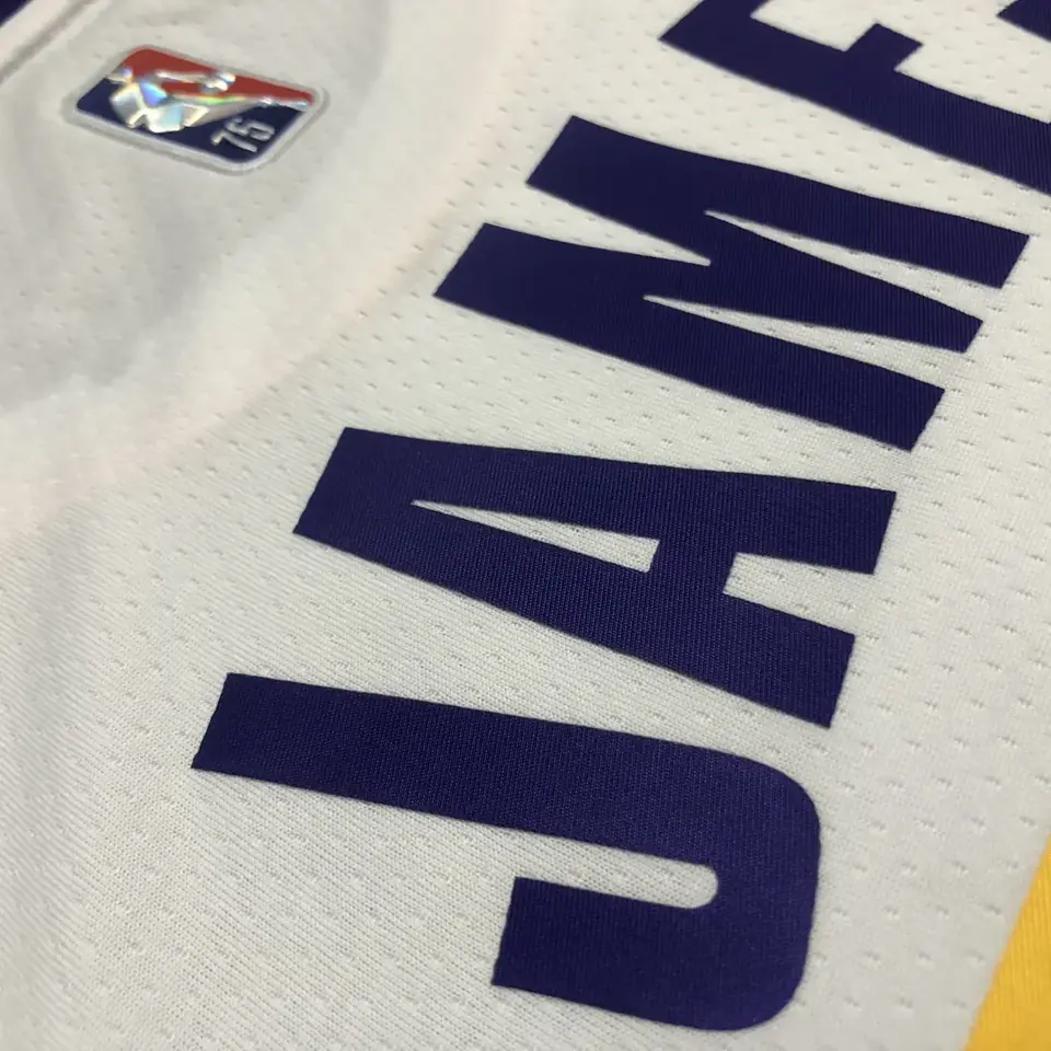 Foto 7 de 75 aniversario Lakers blanco número 23 James