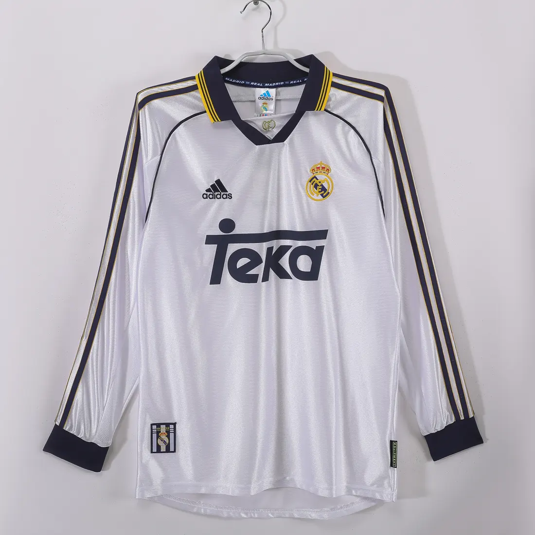 Foto 1 de Manga larga: Temporada 1998/00 Real Madrid local 3B