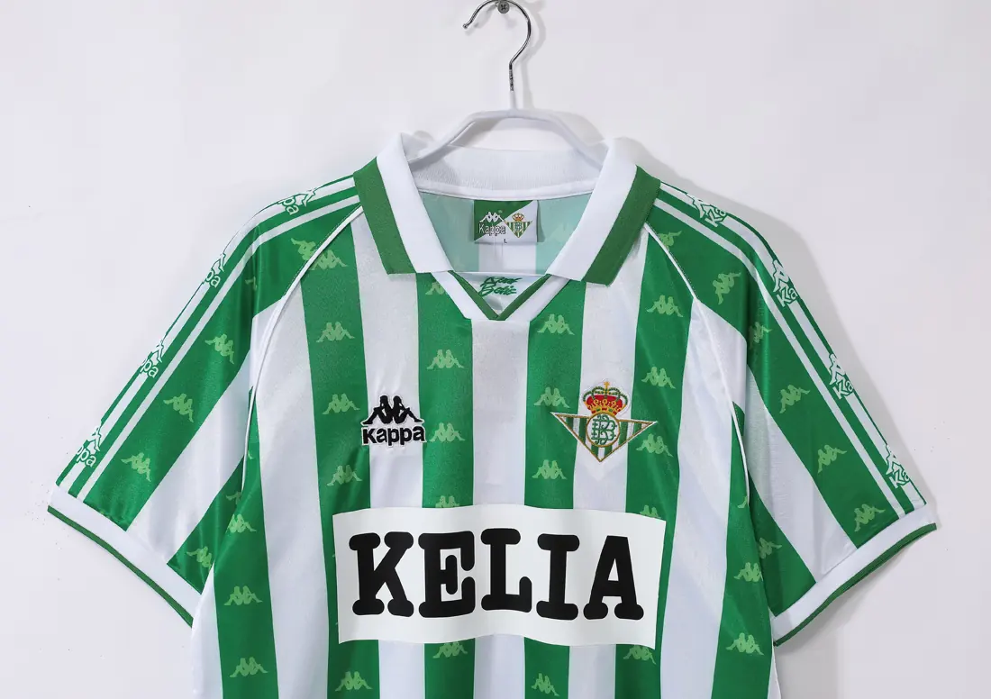 Foto 2 de Temporada 1995/97 Real Betis local (versión con patrocinio en el pecho) 5A