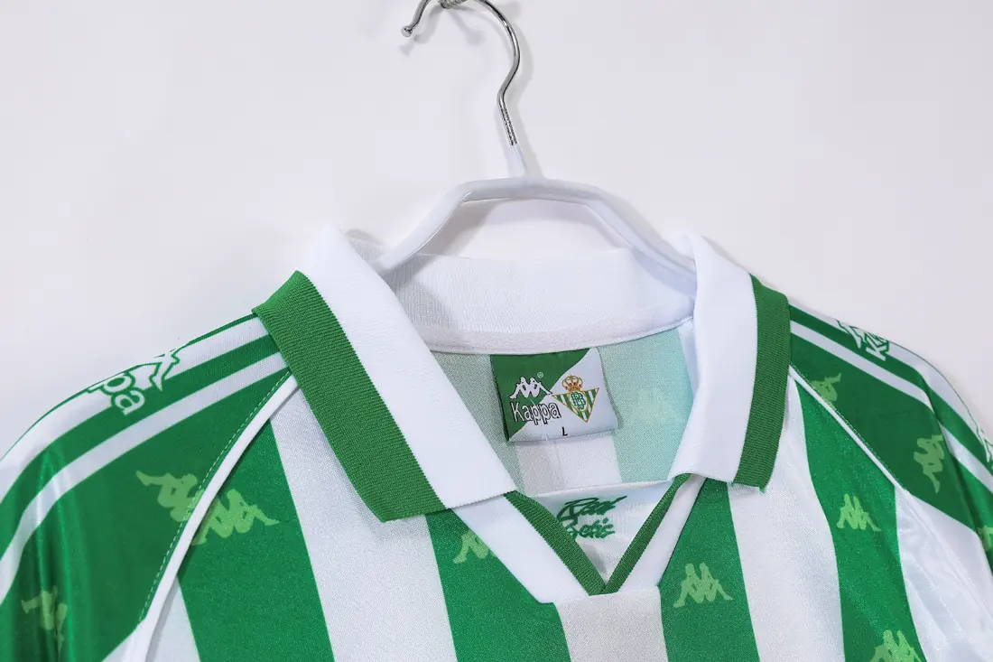 Foto 7 de Temporada 1995/97 Real Betis local (versión con patrocinio en el pecho) 5A