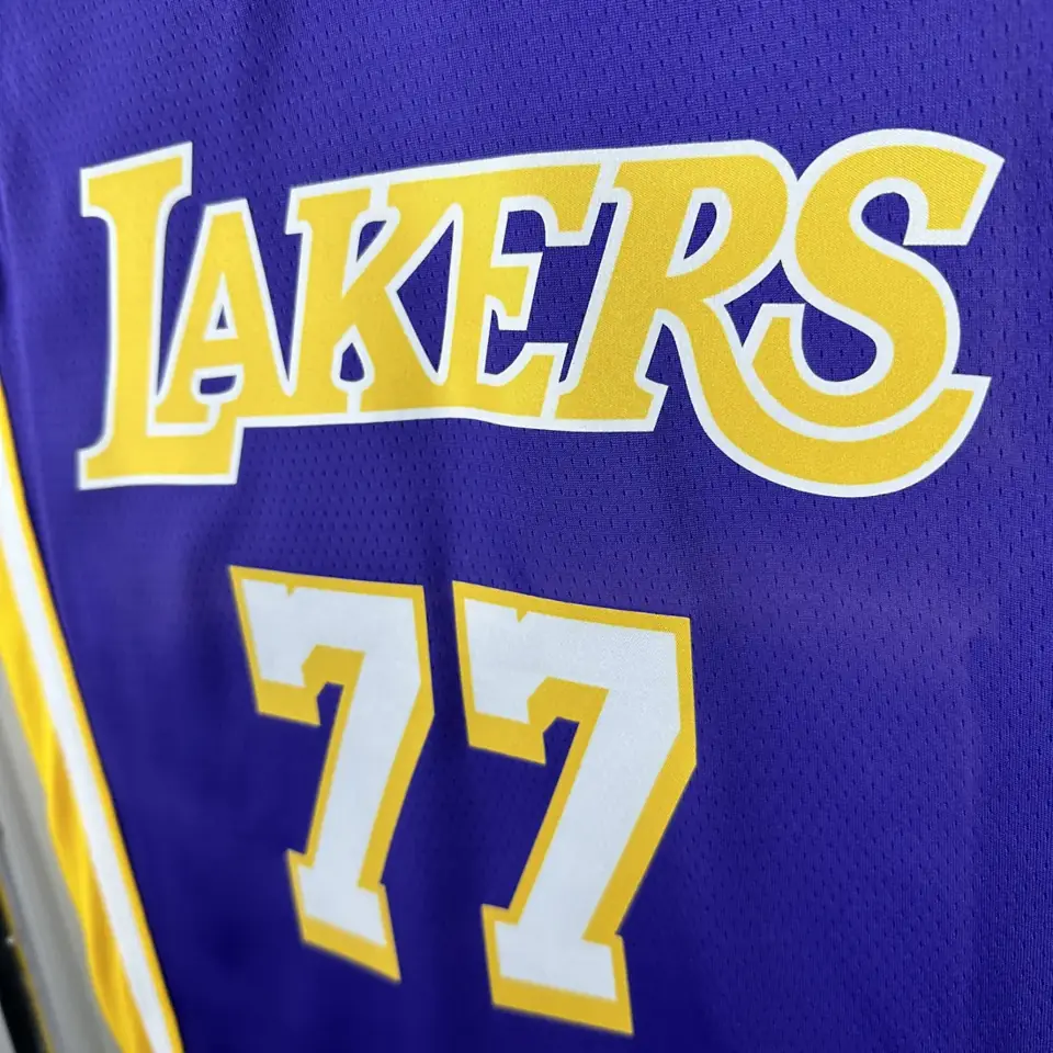 Foto 6 de Lakers morado con cuello en V #77 Doncic