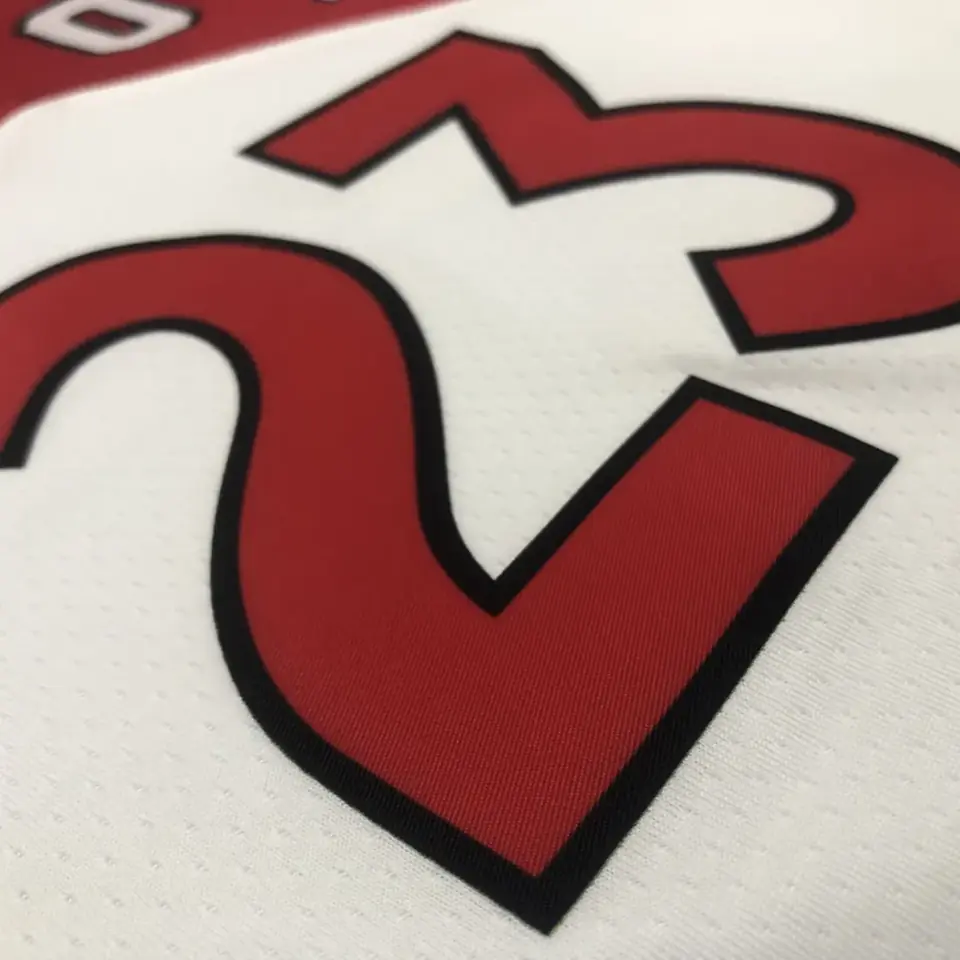 Foto 7 de Temporada 23 Raptors local blanco n.º 23 VanVleet
