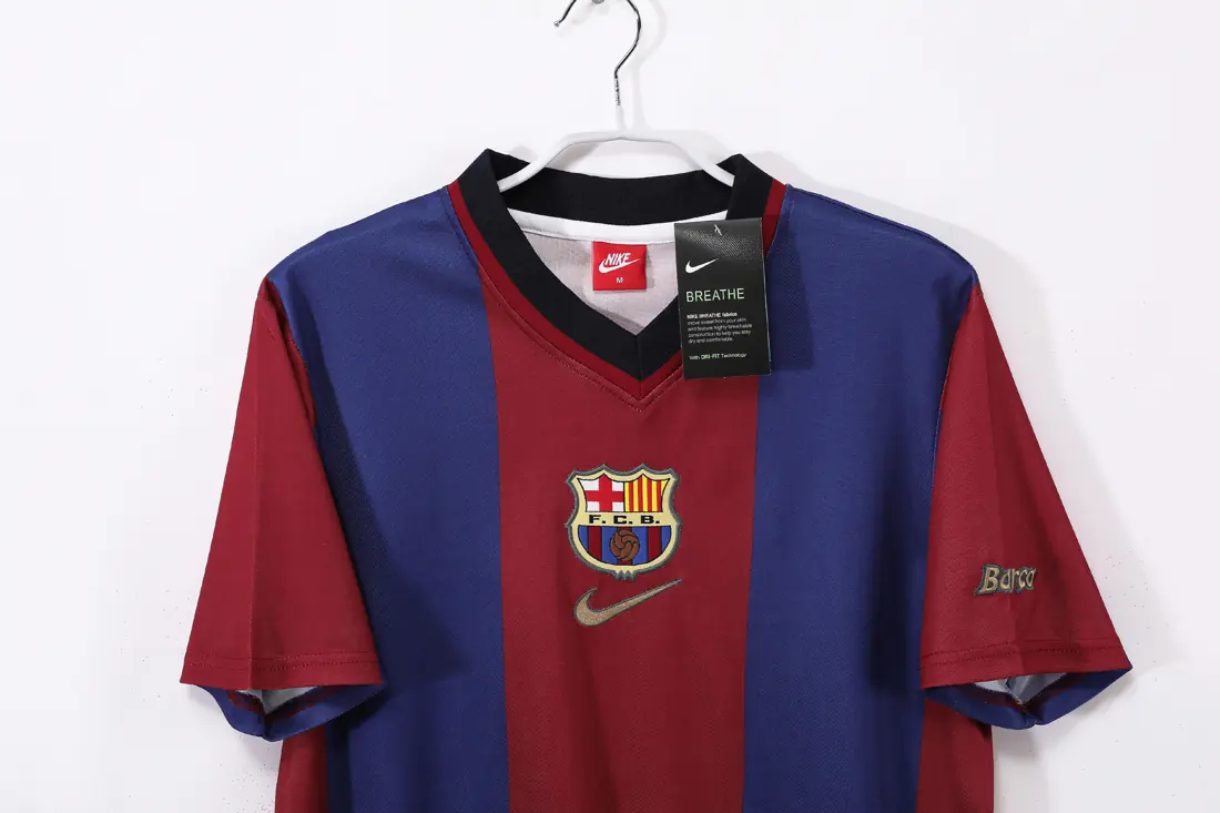 Foto 5 de Temporada 1998/99 FC Barcelona local retro 5A