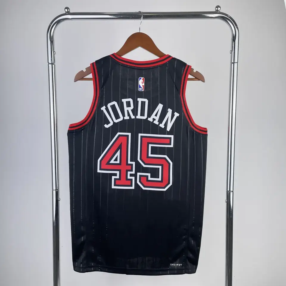 Foto 2 de Temporada 23 Chicago Bulls edición Air número 45 Jordan