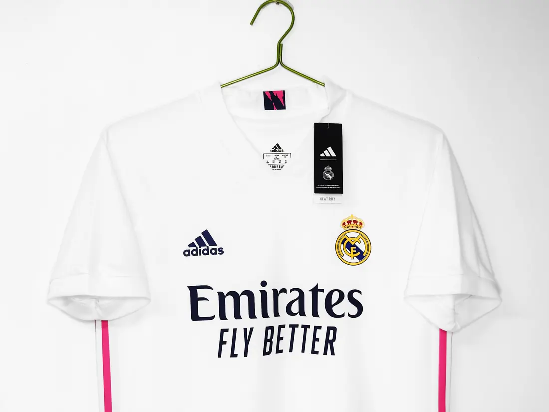 Foto 3 de Temporada 2020/21 Real Madrid local retro versión jugador5A