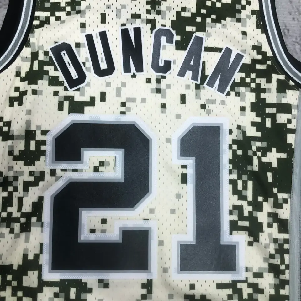 Foto 6 de Camiseta retro MN termoimpresa: SW San Antonio Spurs temporada 13/14 camuflaje n.º 21 Duncan