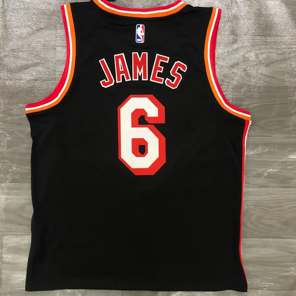 Foto 2 de Temporada 18 Miami Heat Noche Retro negro número 6 LeBron James